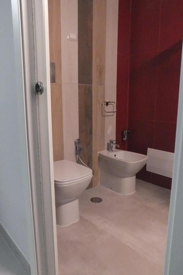 Prestige House Hotell Salerno Exteriör bild